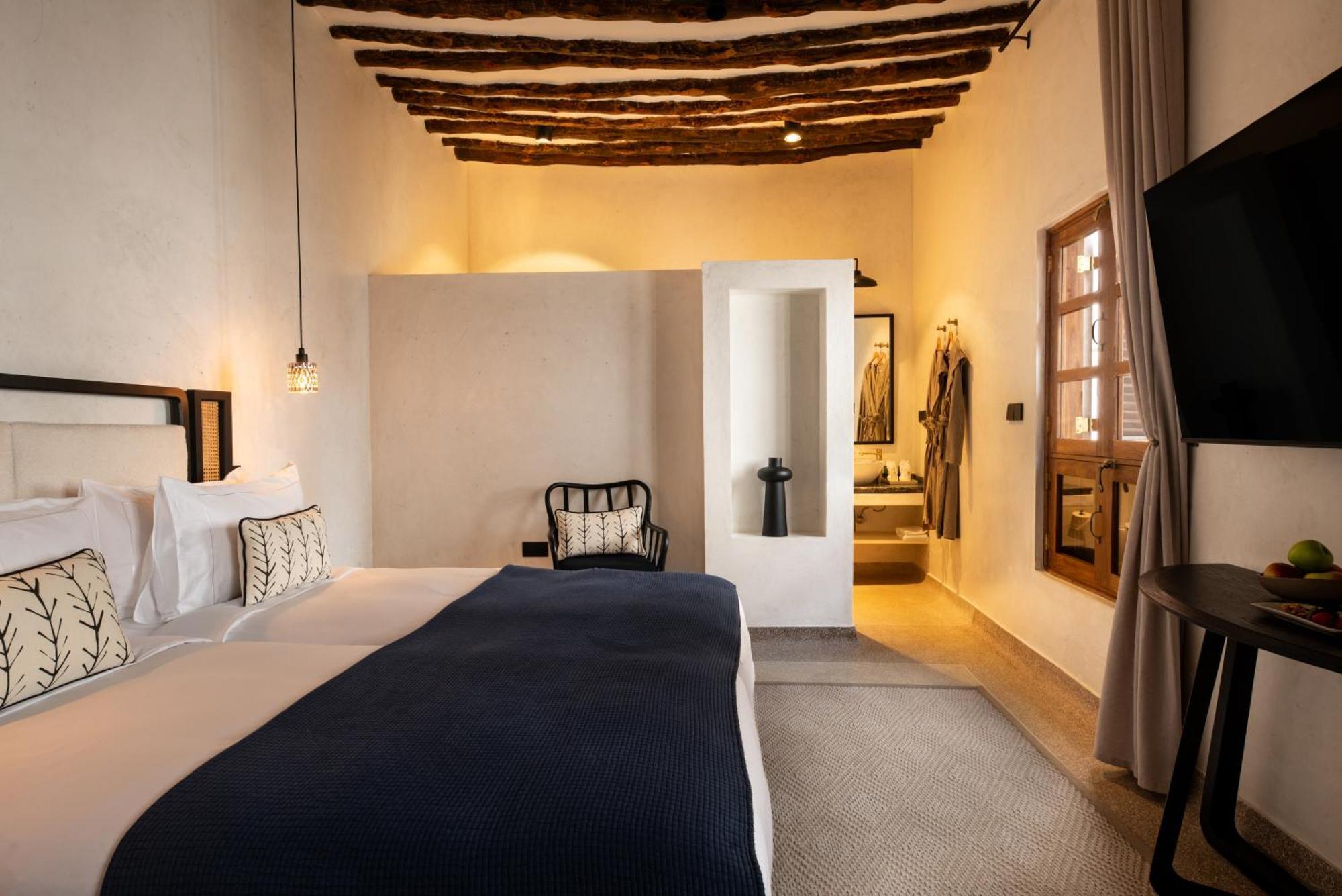 The Neela Boutique Hotel Stone Town Zanzibar Rom bilde